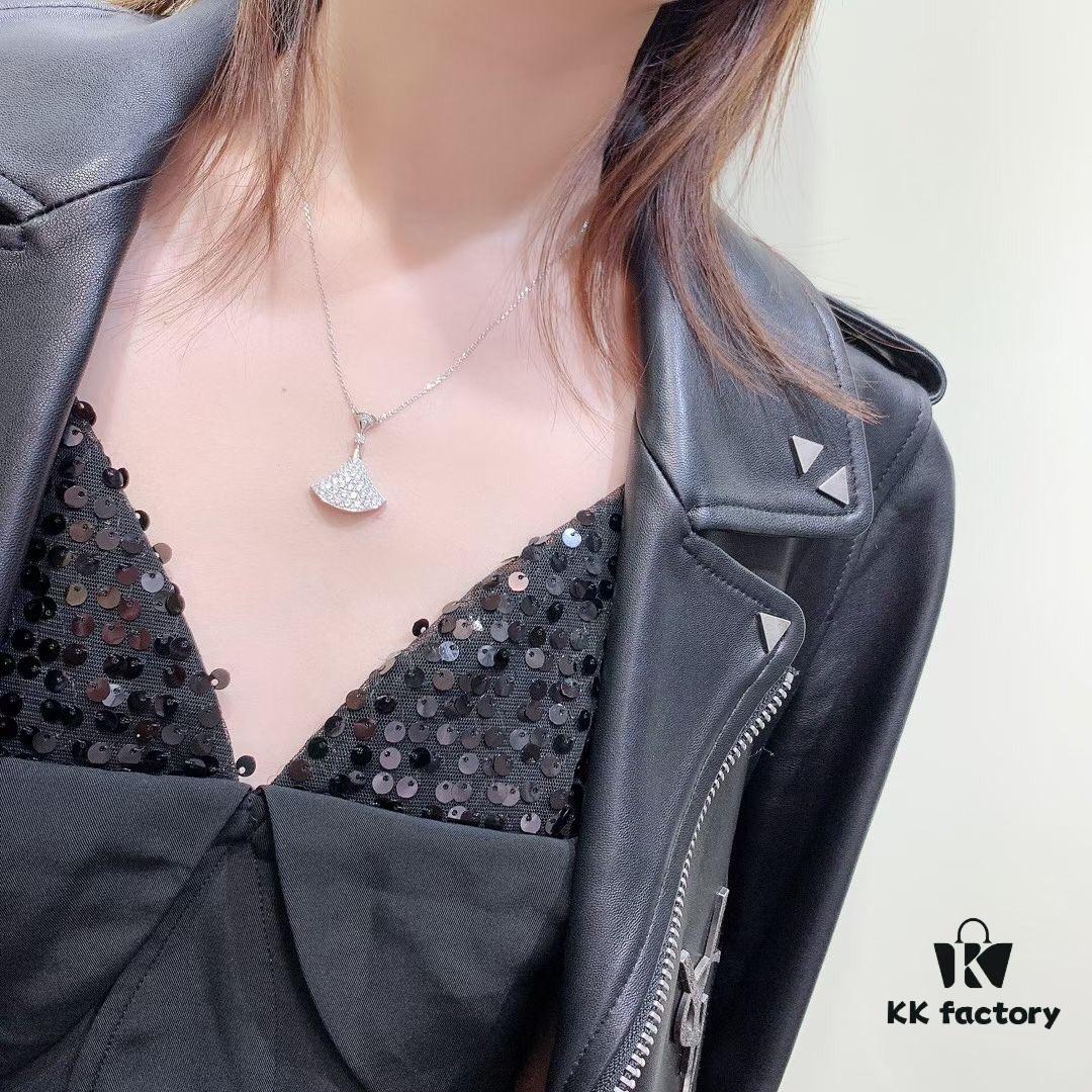 692fc69c99f2d84055c88bde BVLGARI Bulgari Divas' Dream Embrace Your True Self Full Diamond Fan Necklace with 18K Gold Plating