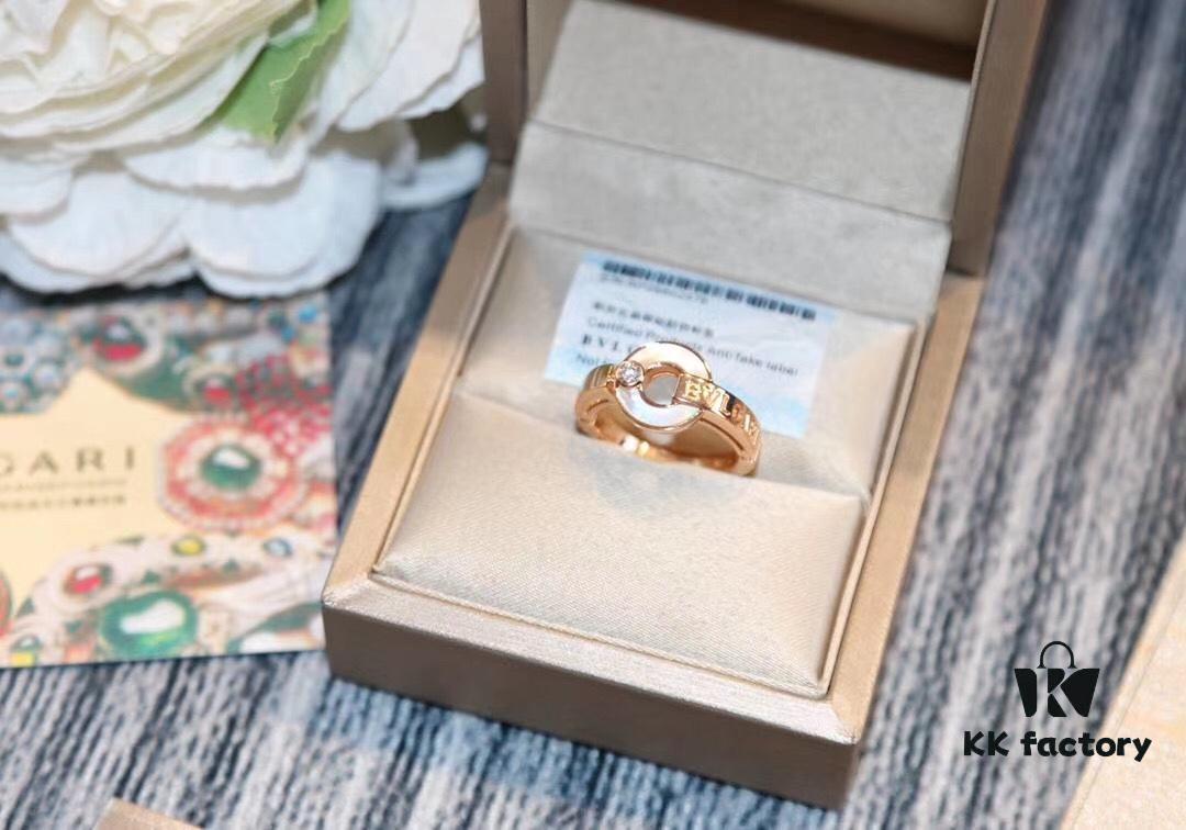 692fc6a299f2d84055c88be9 New 925 Natural White Mother of Pearl Bvlgari Coin Ring