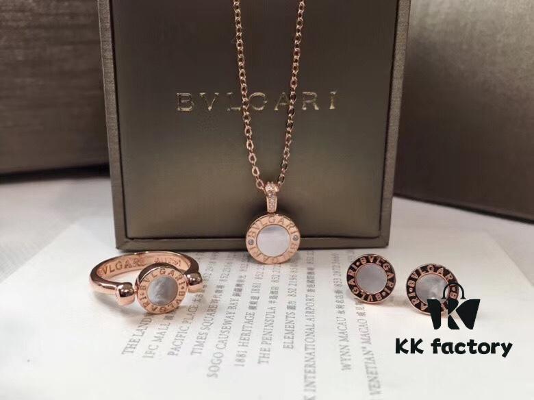 BVLGARI Bulgari Classic Reversible Toggle Necklace Ring Earrings Bracelet Set | Pearl Inlay and Onyx | Flip Design in Black and White | Premium Gold-Plated 18K Quality