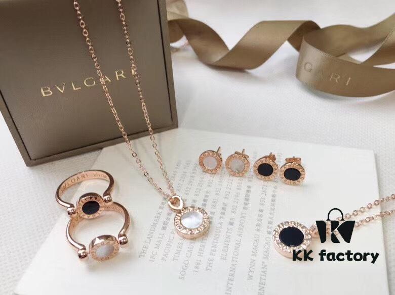 692fc6a999f2d84055c88bf8 BVLGARI Bulgari Classic Reversible Toggle Necklace Ring Earrings Bracelet Set | Pearl Inlay and Onyx | Flip Design in Black and White | Premium Gold-Plated 18K Quality