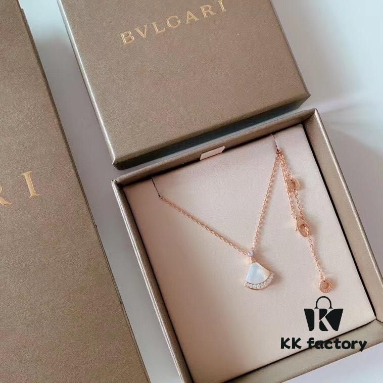 Medium Rhinestone Fan Pendant Necklace