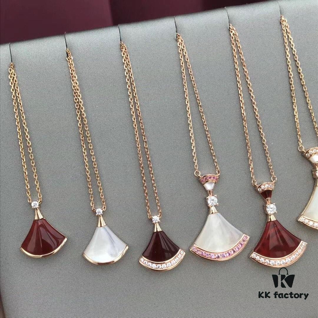 Bvlgari Dress Necklace!