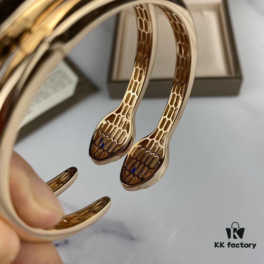 692fc6db99f2d84055c88c86 BVLGARI Natural Malachite + Premium White Mother of Pearl Bracelet, Upgraded Luxury Snake Design with Imported Craftsmanship, High-Carbon Diamonds on Snake Head, Gold Plating, Vivid and Lifelike