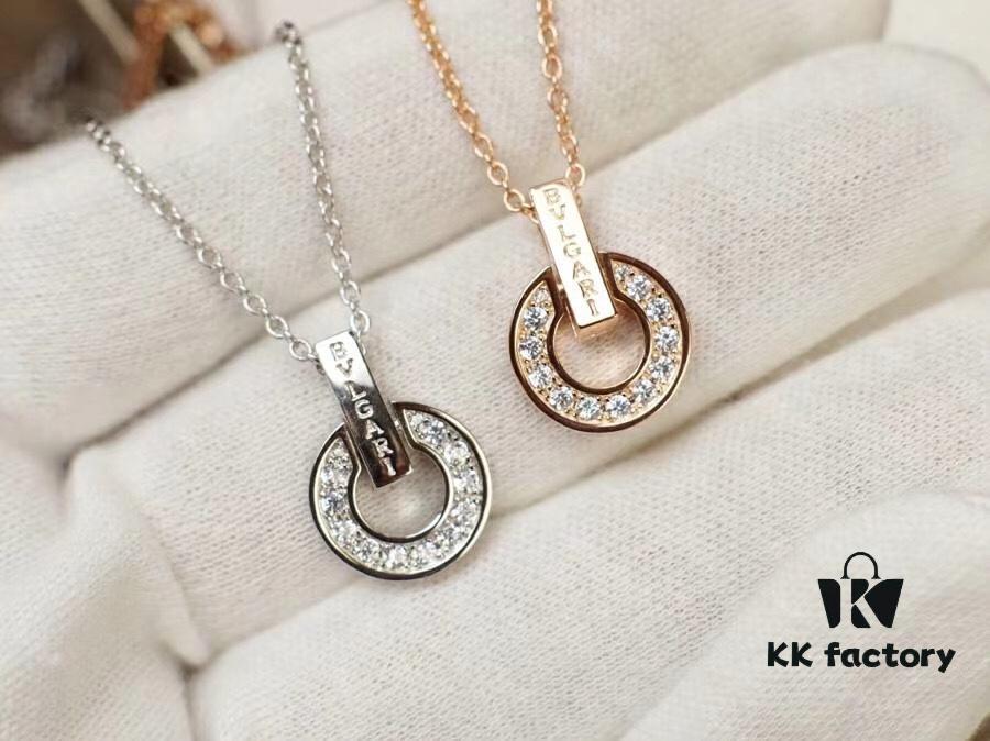 BVLGARI 👑 Top-tier Bulgari 2020 Roma Collection Classic Disc Diamond Letter Necklace ❤️ High-end Handcrafted Inlay with Refined Details Matching Store Engraving