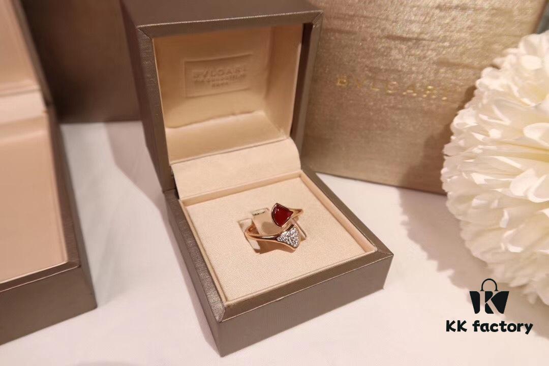 BVLGAR Classic Reimagined: Bvlgari Shell Dress Ring with Serpent Design, Adjustable Silver Gold Plated Ring Featuring Natural Mother of Pearl and Brilliant Diamonds