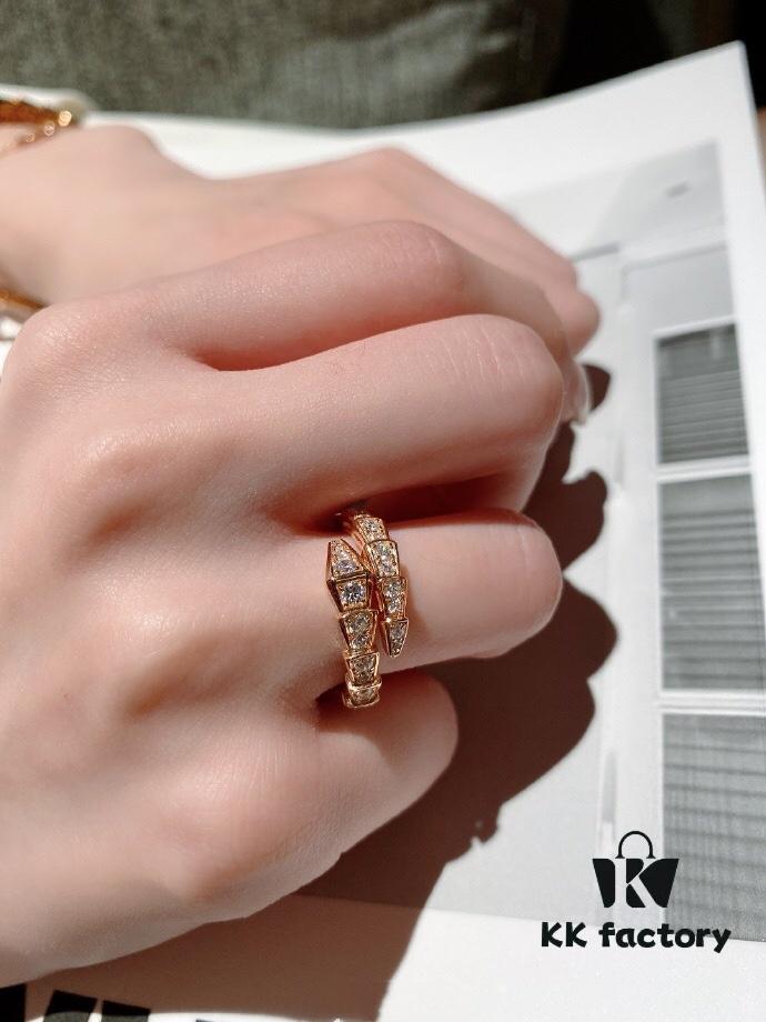 692fc73599f2d84055c88d60 New ZP Version Bulgari Serpenti Series Bracelet and Ring in Stock