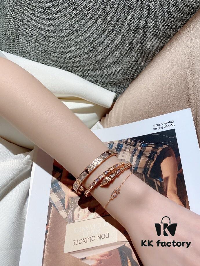 692fc73599f2d84055c88d61 New ZP Version Bulgari Serpenti Series Bracelet and Ring in Stock