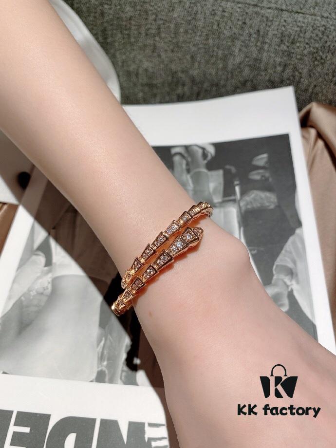 692fc73899f2d84055c88d65 New ZP Version Bulgari Serpenti Series Bracelet and Ring in Stock
