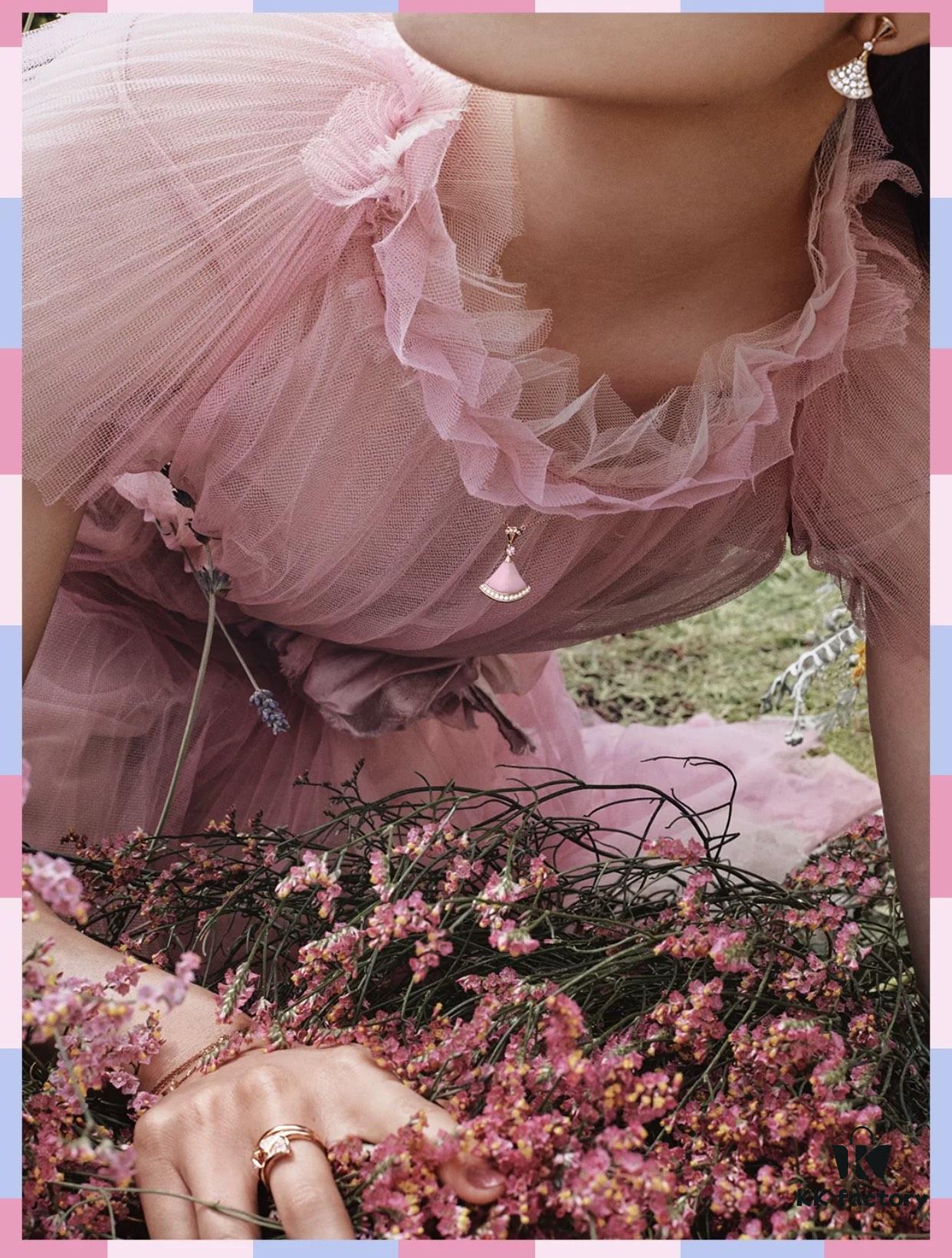 So Soft! Love This Color Combination, Babe. All of Bao's Qixi Editions Eventually Become Classics – Never Worry About Outdating. Enjoy the Moment First! And Customization Won't Cost You Much, Right?
