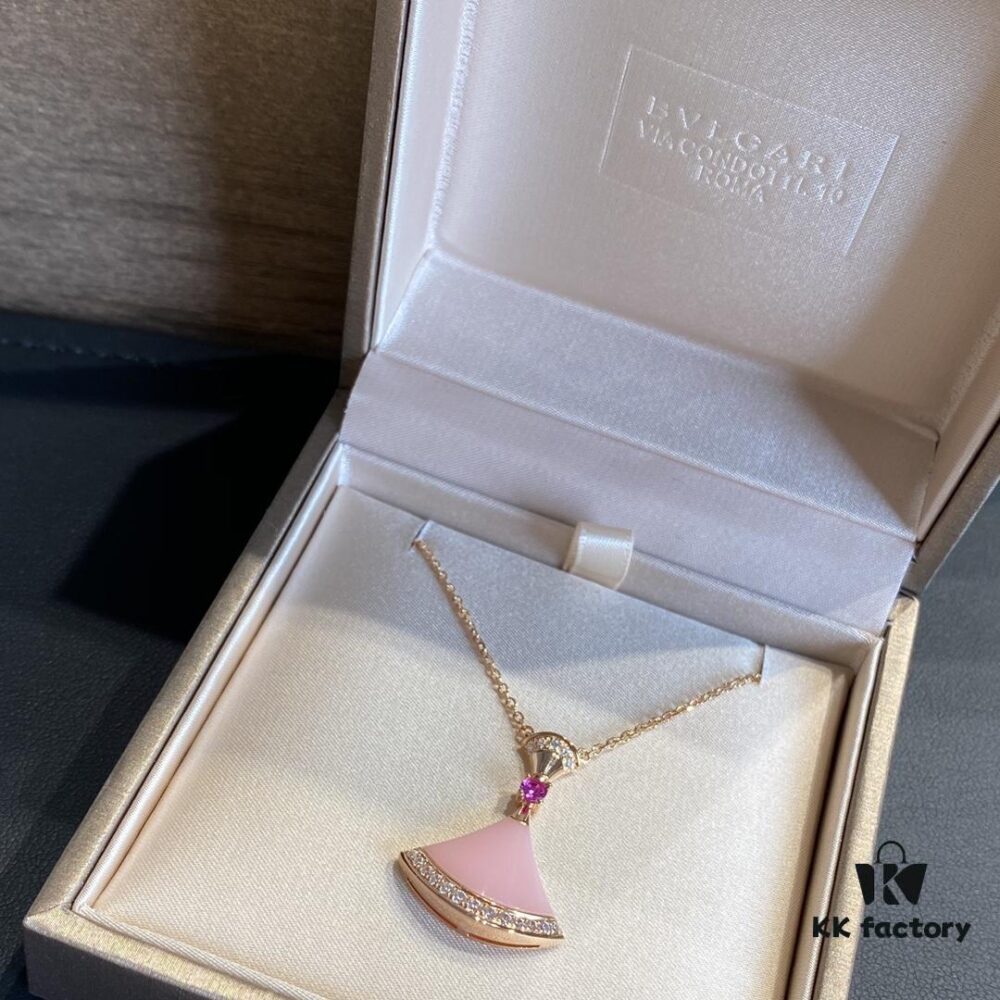 New Arrival, Bvlgari Diva's Dream Series, Limited Edition Pink Opal and Pink Sapphire Pendant Necklace for Qixi Festival