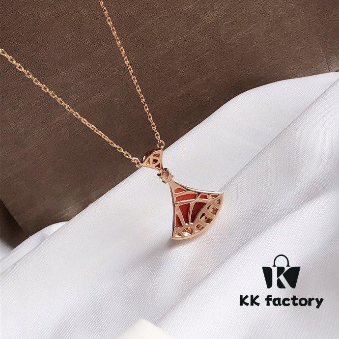692fc74c99f2d84055c88d85 S925 Silver Plated with K-Gold【Bulgari Christmas Limited Edition】Bvlgari DIVAS DREAM Series Rose Gold Necklace, Exquisite Design, Highly Recommended!