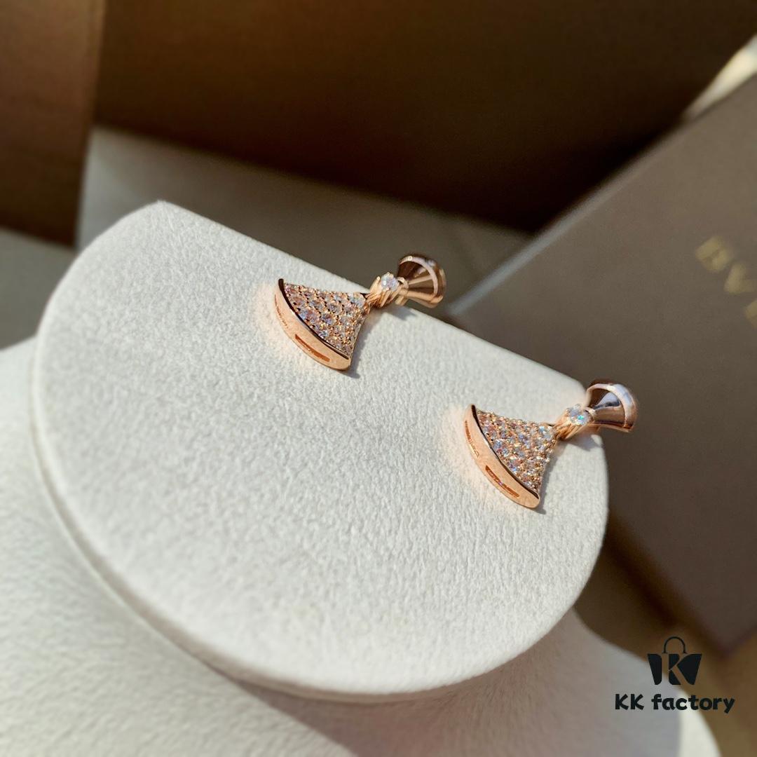 692fc74f99f2d84055c88d8b BVLGARI Bulgari Series Rose Gold Round Stud Earrings and Sparkling Diamond Fan-Shaped Drop Earrings