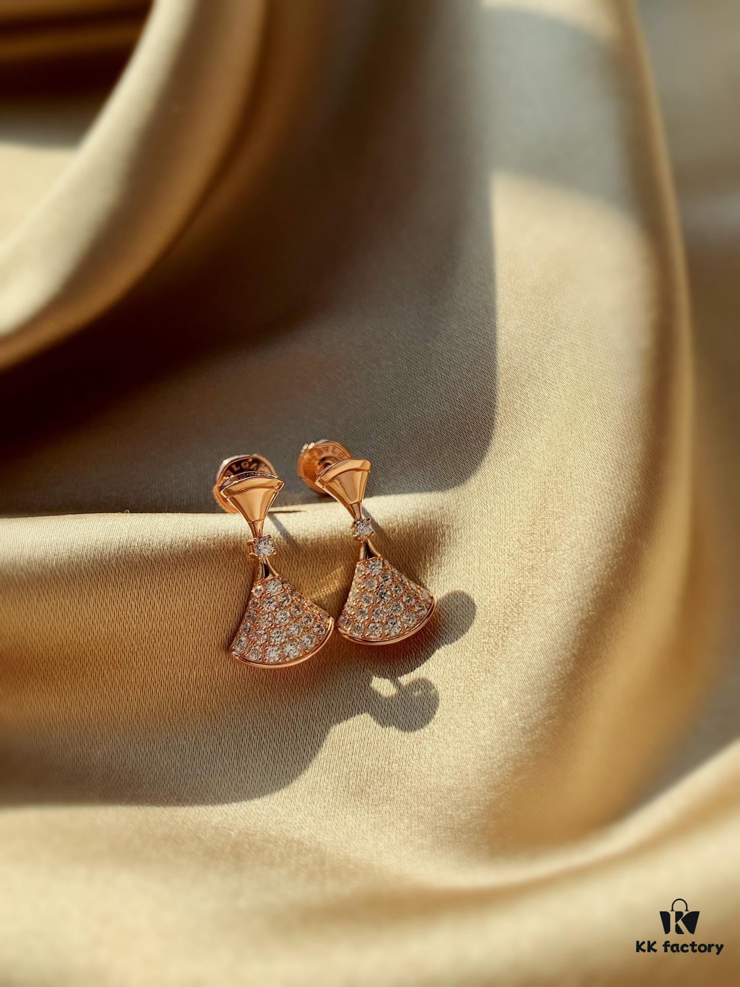692fc75499f2d84055c88d8f BVLGARI Bulgari Series Rose Gold Round Stud Earrings and Sparkling Diamond Fan-Shaped Drop Earrings