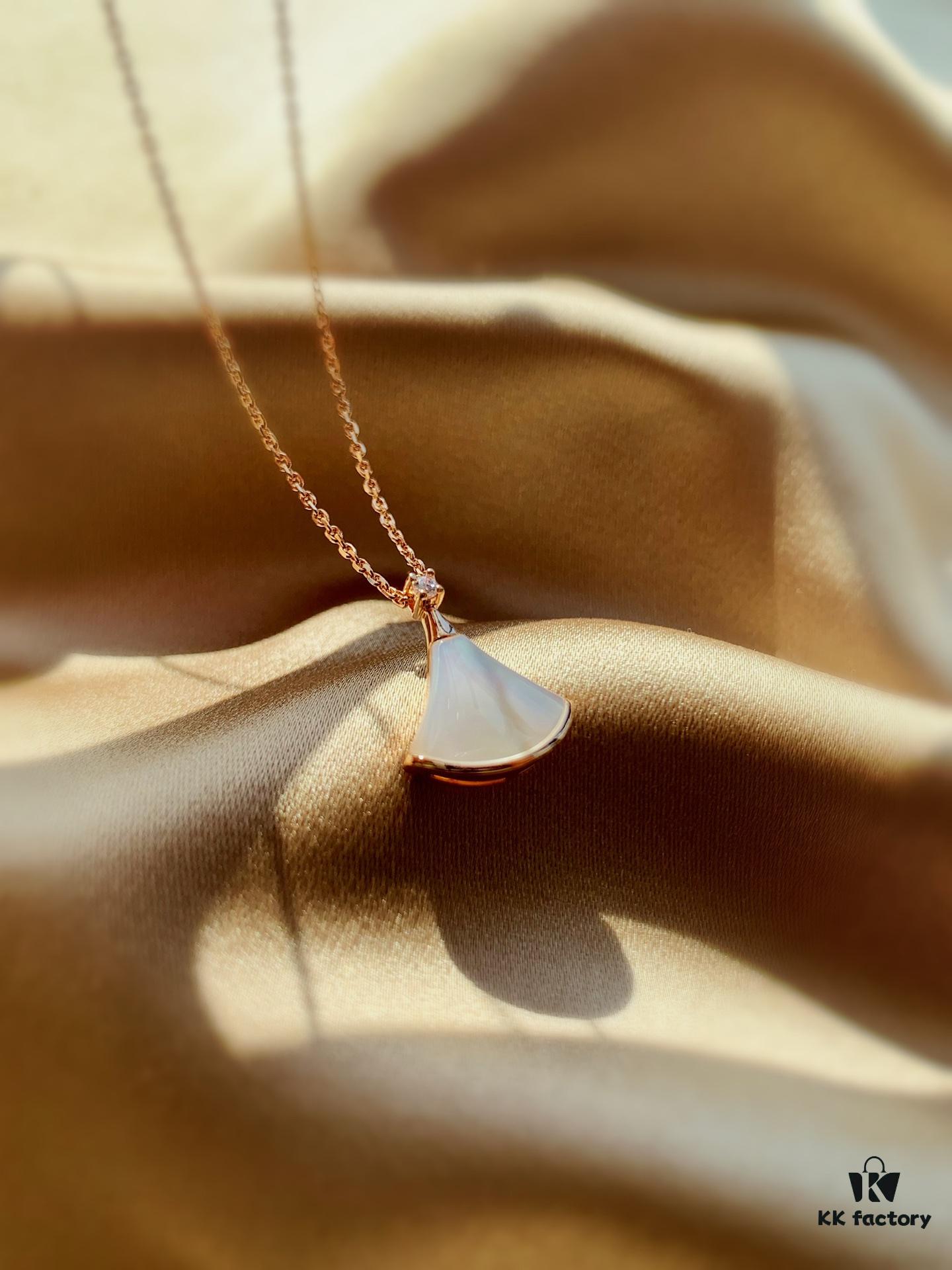 692fc76f99f2d84055c88dae S925 Silver Plated with K Gold Bulgari Divas Dream Series Mother-of-Pearl Fan Pendant Necklace, Champagne Gold and White, Versatile Elegant Style