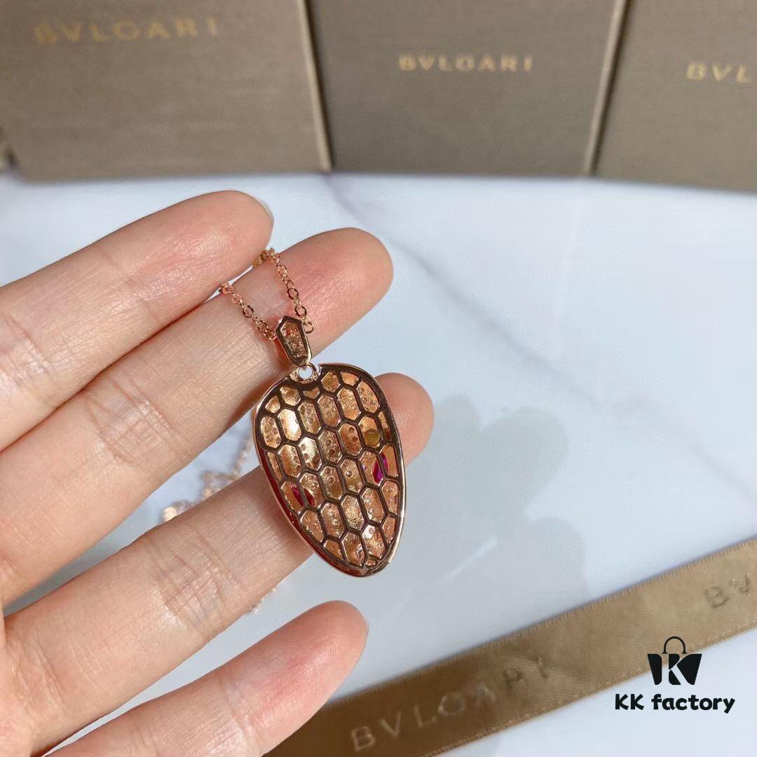 692fc7dc99f2d84055c88e39 BVLGARI-inspired Snake Necklace, Luxury High-End Fashion Jewelry with Premium Carbon Crystal, Exquisite Hollow Carving and Gold Plating, Celebrity Style Bracelet Replica