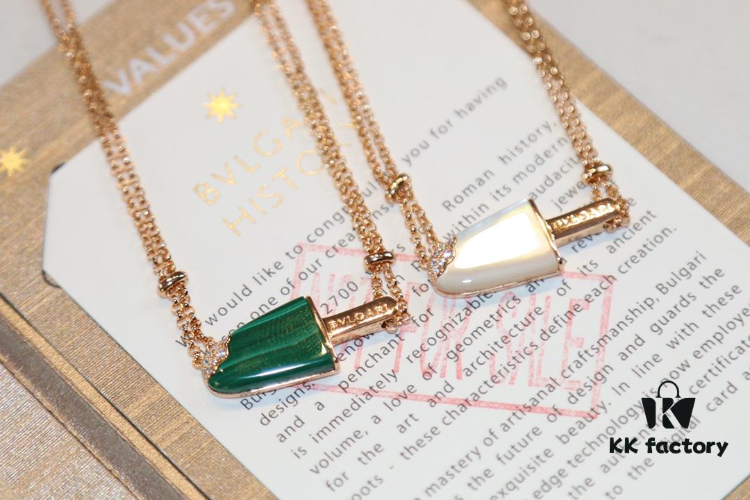692fc7e799f2d84055c88e4c BVLGARI Bulgari New White Mother-of-Pearl and Malachite Ice-Cream Necklace