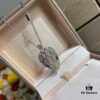 Bulgari ✨ Beloved by Celebrities ✨ Fashionable Luxury Item - Bulgari Serpenti Necklace, Upgraded Luxury Snake Design 👍 BVLGARI New Arrival 🆕 Imported Craftsmanship with Full High-Carbon Diamonds, Exquisitely Hollowed Inner Rim, Real Gold Plating, Vivid and Lifelike Shape [Color][Color][Color] Bracelet, Original Logo Reproduced