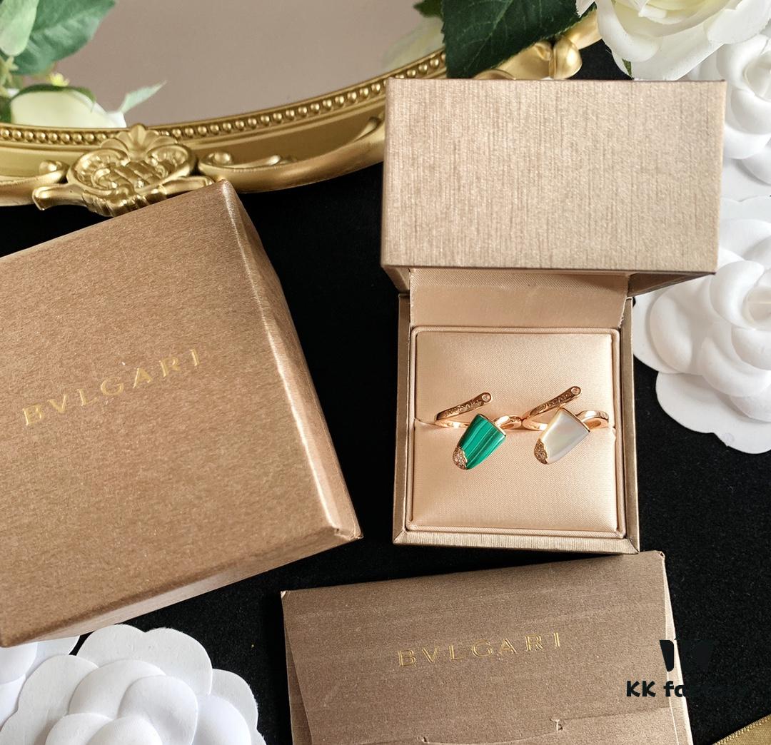 692fc7ee99f2d84055c88e53 BVLGARI Bulgari New White Mother-of-Pearl and Malachite Ice Cream Ring