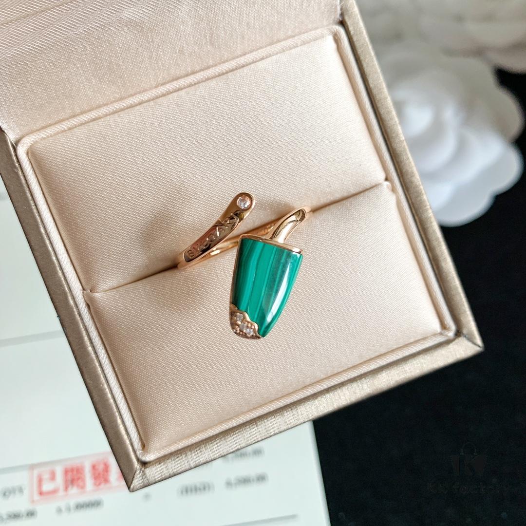692fc7f199f2d84055c88e57 BVLGARI Bulgari New White Mother-of-Pearl and Malachite Ice Cream Ring