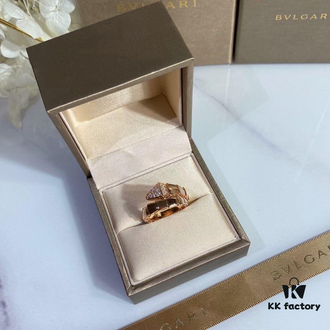 925 Bvlgari Single Circle Smooth Snake Ring with Diamond Head