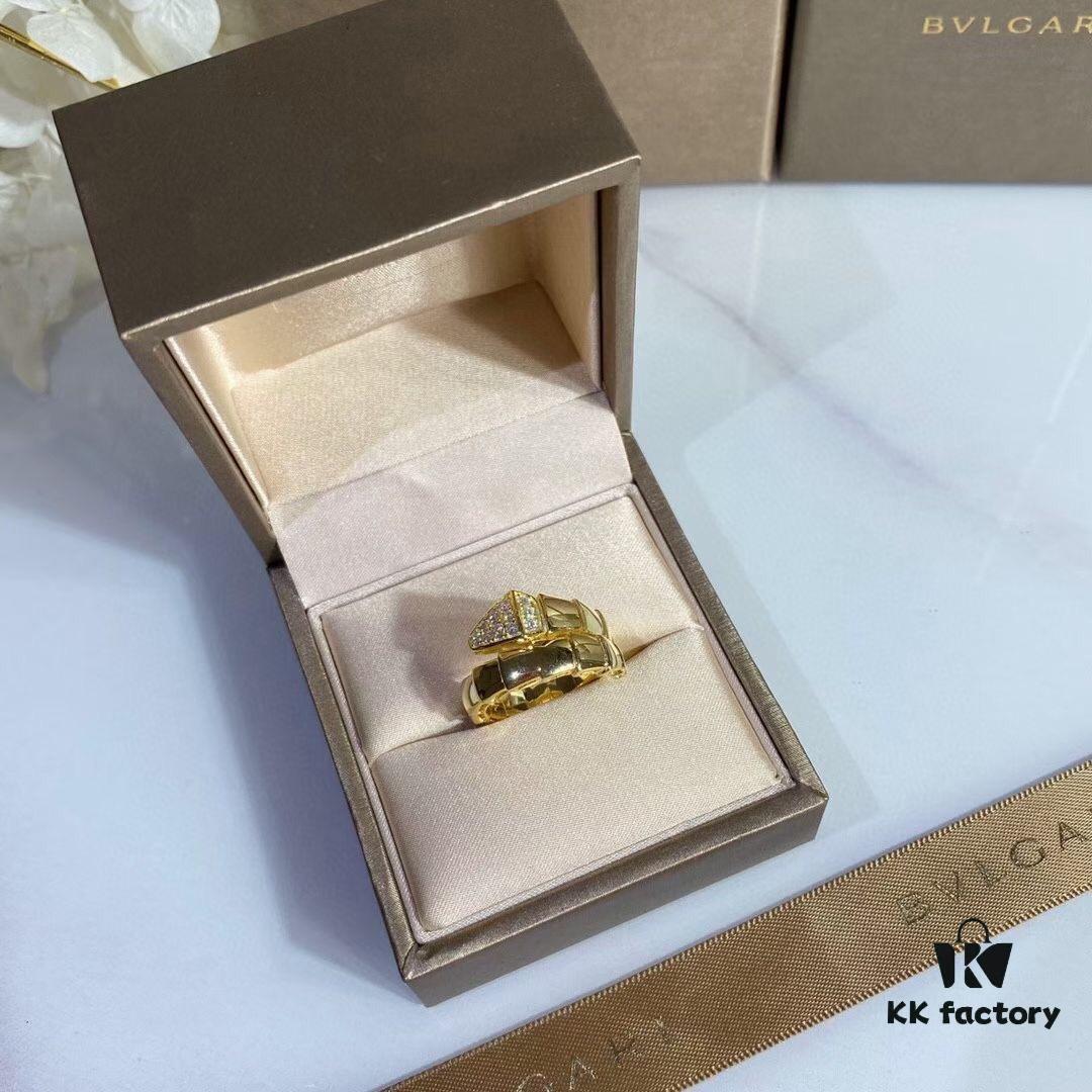 925 Bvlgari Single Circle Smooth Snake Ring with Diamond Head