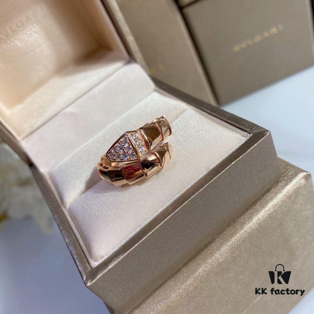 925 Bvlgari Single Circle Smooth Snake Ring with Diamond Head