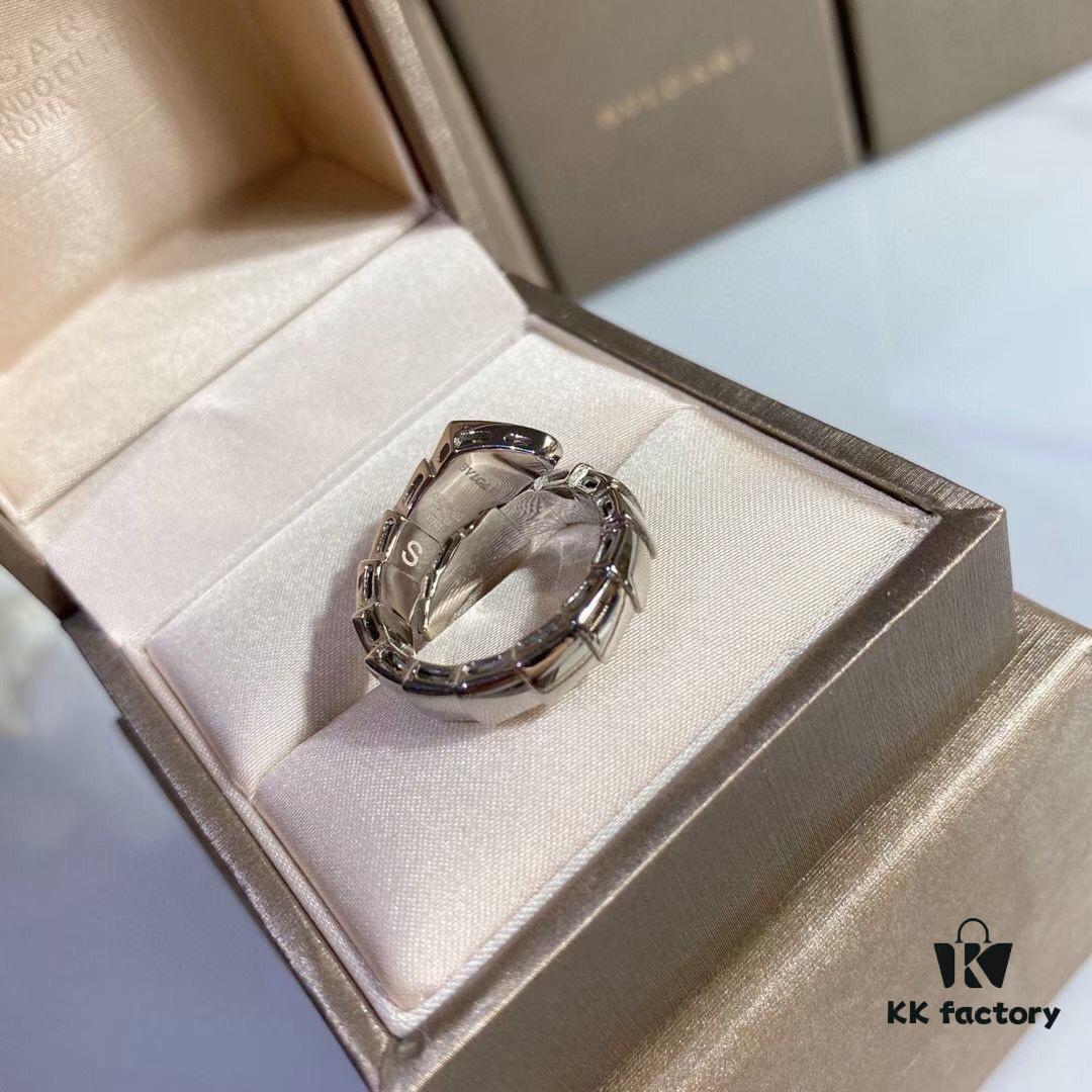 925 Bvlgari Single Circle Smooth Snake Ring with Diamond Head