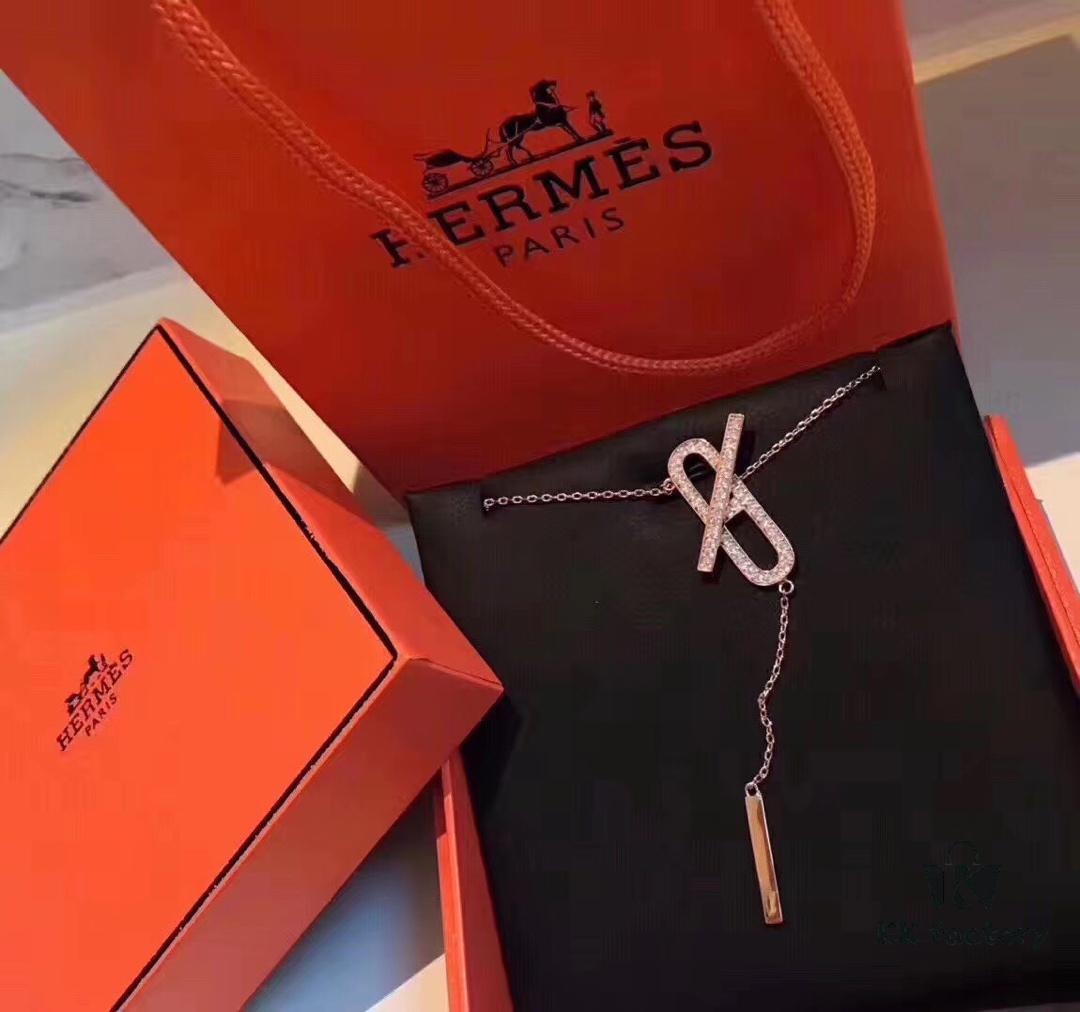 692fc84399f2d84055c88ee5 Hermes, Fire Pig Nose Necklace Bracelet, Street-Chic and Super Fashionable! 18K Rose Gold with Thick Gold Plating! Set with Imported High-Carbon Diamonds in Eight Hearts and Eight Arrows Cut, All Stones Precisely CNC-Set to Prevent Stone Loss, Giving a Genuine Look of Real Gold and Real Diamonds!! Necklace Highly Recommended!