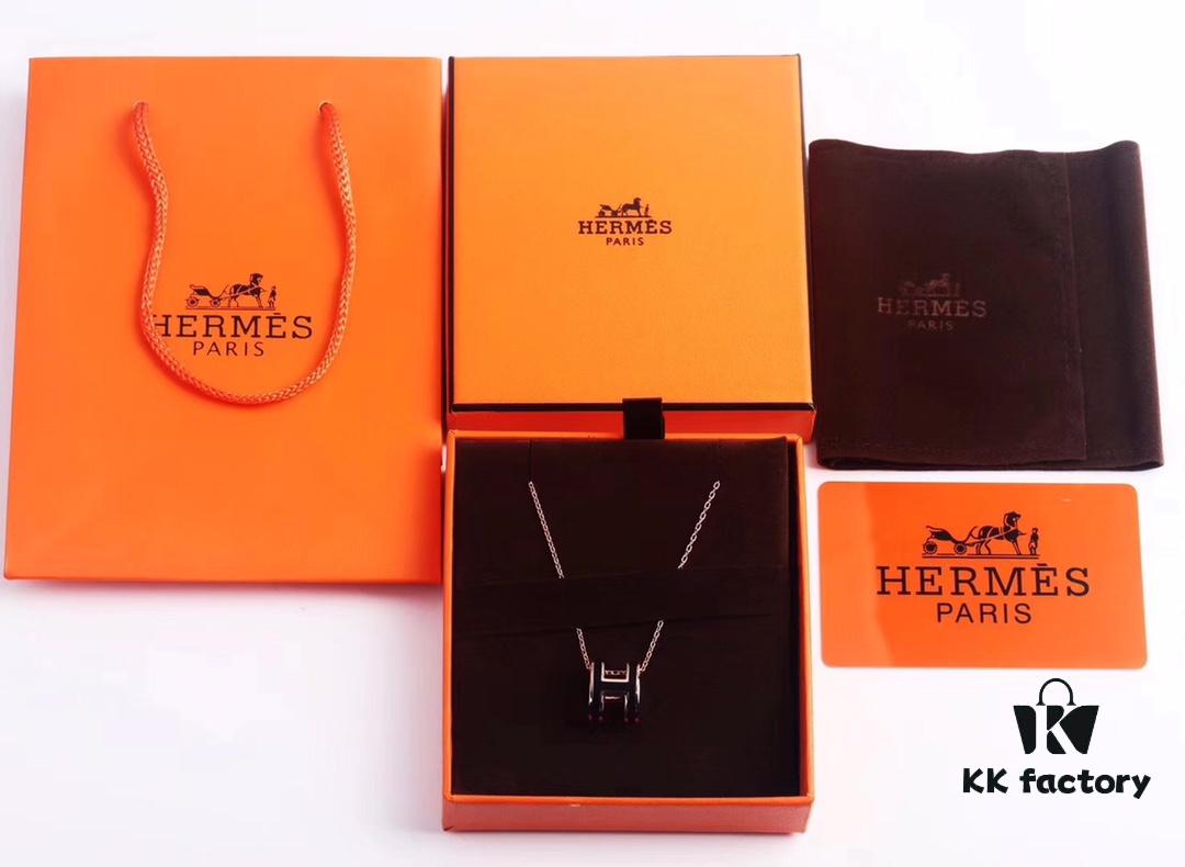 692fc86699f2d84055c88f19 Hermès Enamel Curved H Necklace 2017 Version with Chain Design – Gold, Rose Gold, and White Gold Options