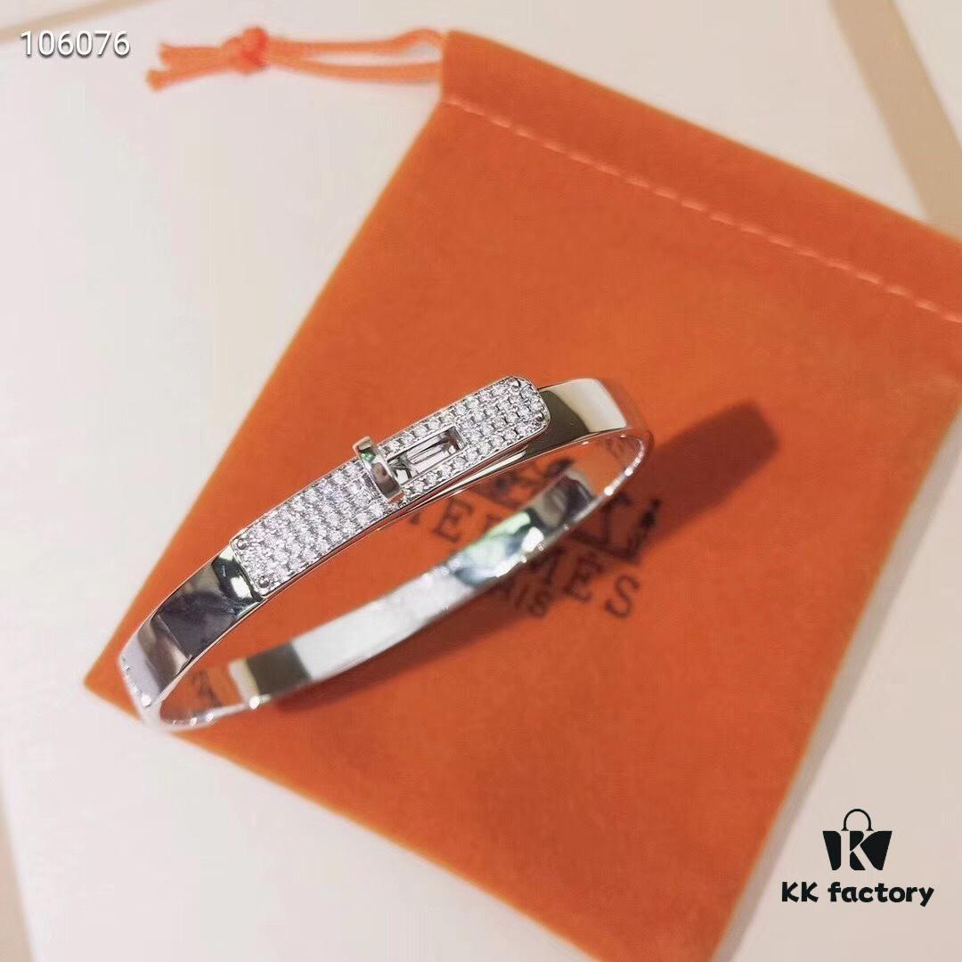 692fc88599f2d84055c88f54 Hermès Kelly Classic Bracelet Lucky 06658085