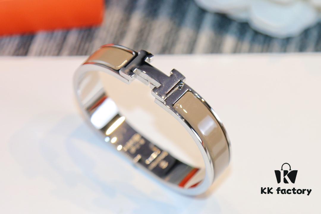 692fc89a99f2d84055c88f79 New Arrival Bloodline of Dynasty Hermes Classic H Bracelet