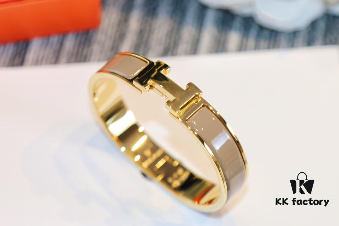 692fc89b99f2d84055c88f7a New Arrival Bloodline of Dynasty Hermes Classic H Bracelet