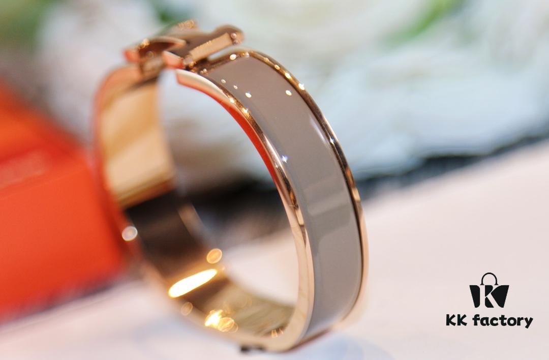 692fc89d99f2d84055c88f7c New Arrival Bloodline of Dynasty Hermes Classic H Bracelet