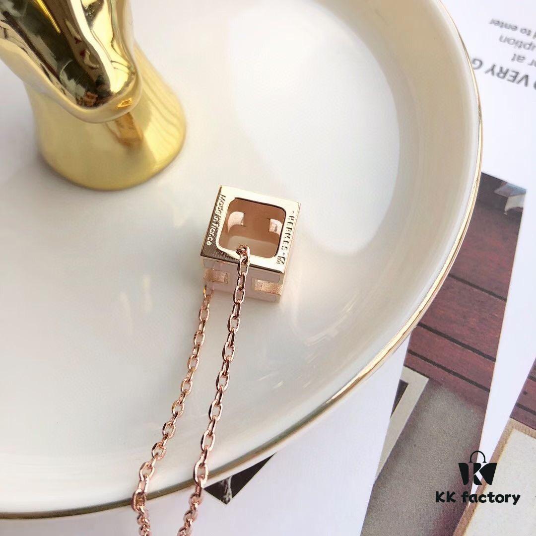 692fc8b999f2d84055c88fae Hermes H-Logo Stud Earrings, 18K Gold, Synchronized with Boutique Collection