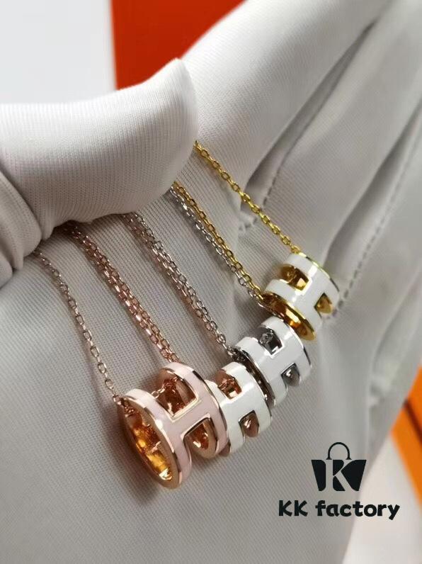 692fc8c099f2d84055c88fbb Mini POP Hermès H Necklace, Each with Unique Code, Made in China Electroplating! ! ! ! ‼ ‼ Hermès Enamel Curved H Necklace, Currently Sold at Official Stores for Over ,000❗ In Stock❗ The 2017 Version Replaced the Original Steel Wire Choker with a Chain, Offering a More Graceful Drape. Available in Gold, Rose Gold, and White Gold Chain Options, with Corresponding Enamel H Pendant Framed in Matching Tones. Comes with Exclusive Store Logo Anti-Counterfeit Tag ❤❤8365075