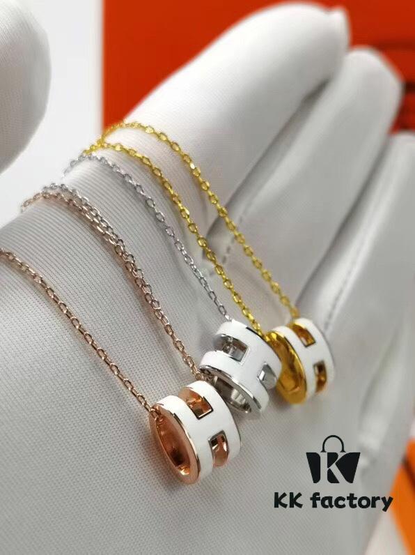 692fc8c099f2d84055c88fbc Mini POP Hermès H Necklace, Each with Unique Code, Made in China Electroplating! ! ! ! ‼ ‼ Hermès Enamel Curved H Necklace, Currently Sold at Official Stores for Over ,000❗ In Stock❗ The 2017 Version Replaced the Original Steel Wire Choker with a Chain, Offering a More Graceful Drape. Available in Gold, Rose Gold, and White Gold Chain Options, with Corresponding Enamel H Pendant Framed in Matching Tones. Comes with Exclusive Store Logo Anti-Counterfeit Tag ❤❤8365075