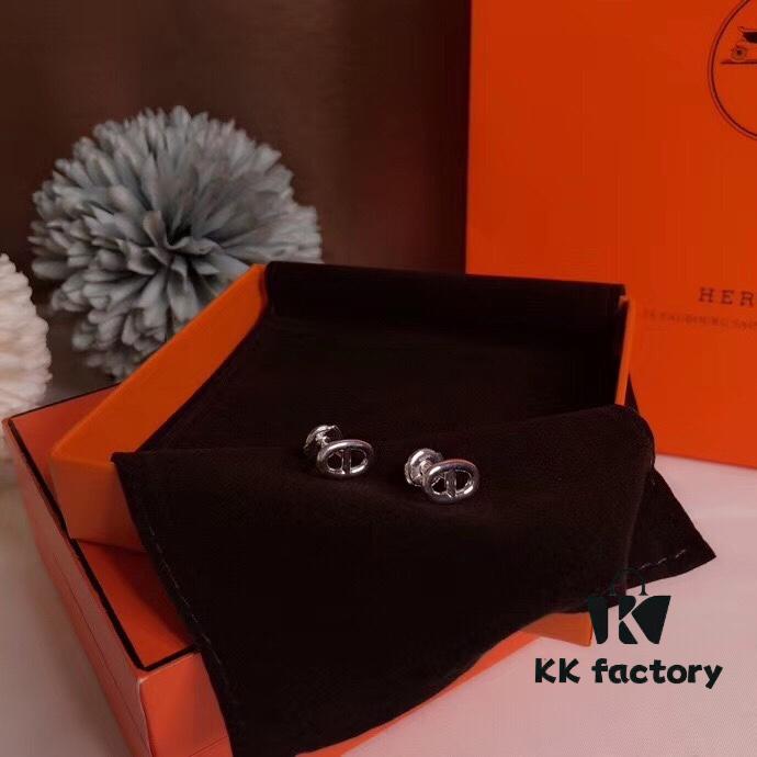 692fc8cf99f2d84055c88fd7 Mini Hermès Pig Nose Stud Earrings / Necklace, Trendy and Fashionable