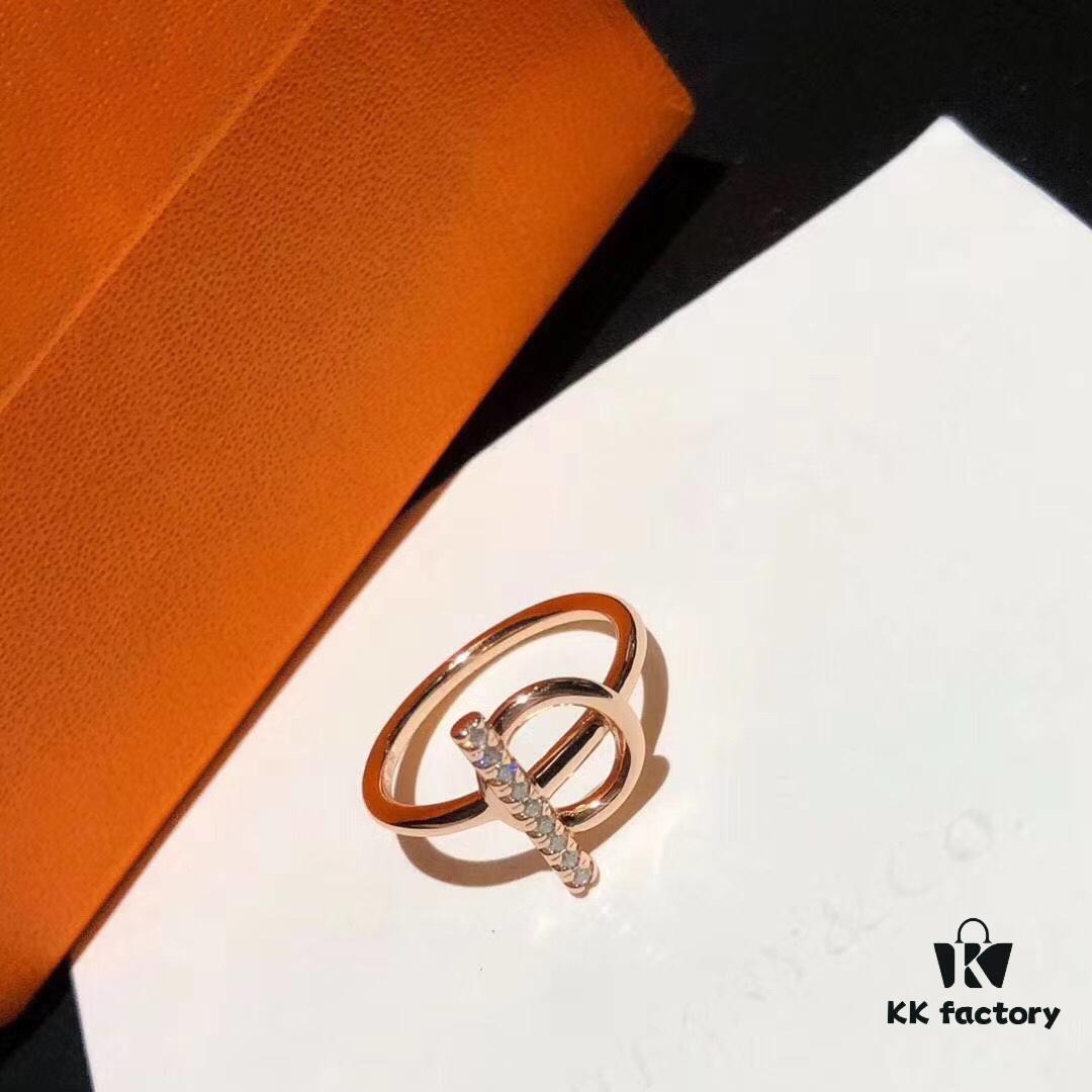 692fc8d699f2d84055c88fe7 Hermès H Family 2020 New Small Q Full Diamond Openwork Ring, Exclusive Custom Design, Exquisite Craftsmanship, Premium 925 Sterling Silver with Micro-Pave Setting, Top-Grade K Gold Finish, Precision Set with High-Carbon Diamonds, Absolutely Stunning When Worn