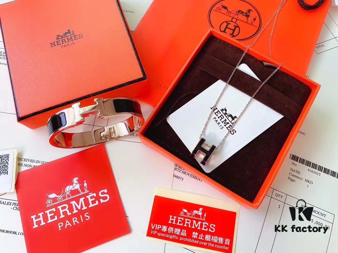 692fc8f699f2d84055c89020 Hermès Bracelet & H Necklace Set - Premium Quality, Rose Gold & Classic Black, Long-Lasting Color
