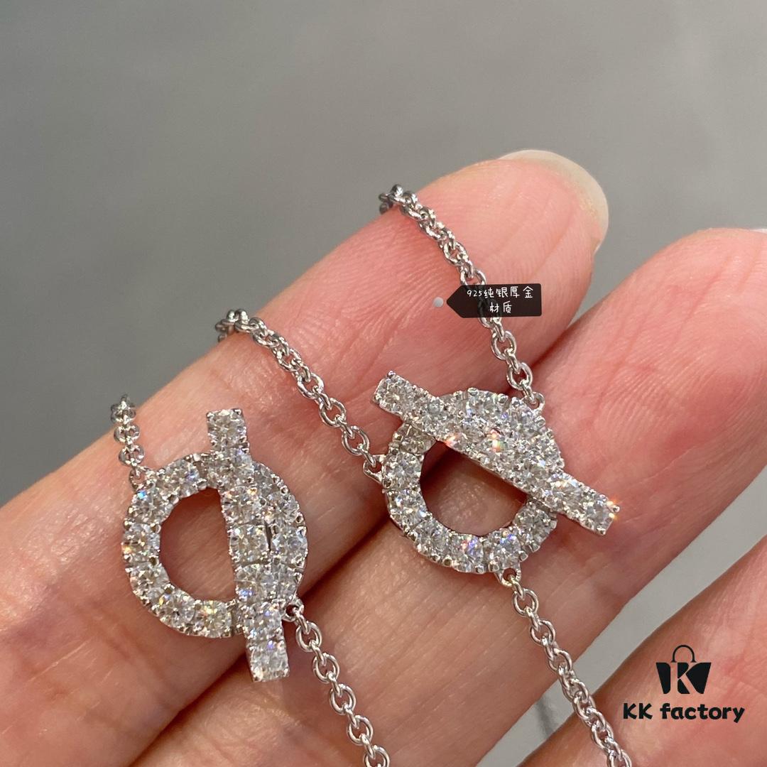 692fc91199f2d84055c89063 Hermes Finesse Series, Small Q, New Silver Color, Y-Necklace and Bracelet