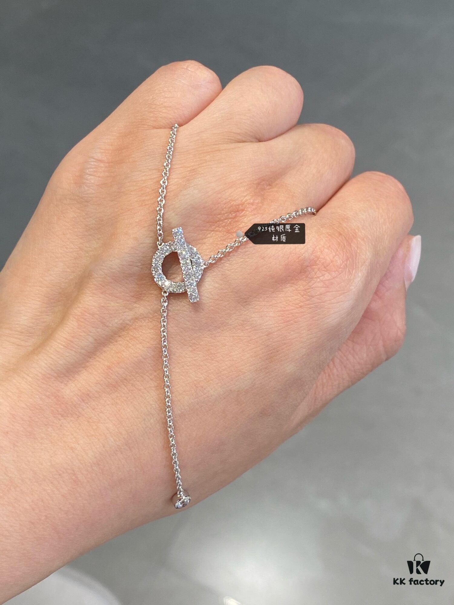692fc91299f2d84055c89065 Hermes Finesse Series, Small Q, New Silver Color, Y-Necklace and Bracelet