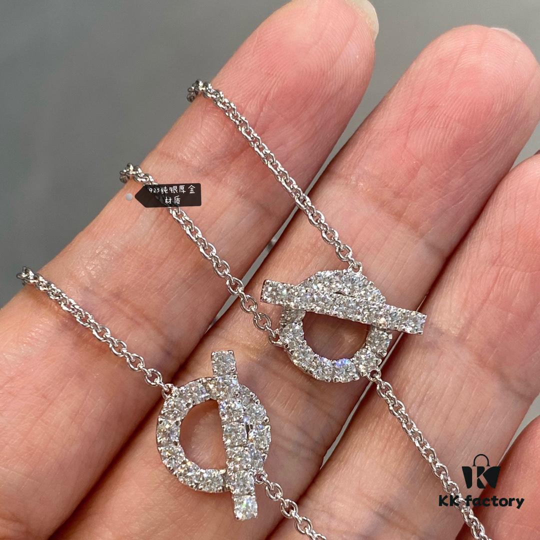692fc91399f2d84055c89067 Hermes Finesse Series, Little Q, New Silver Color, Y-Shaped Necklace and Bracelet