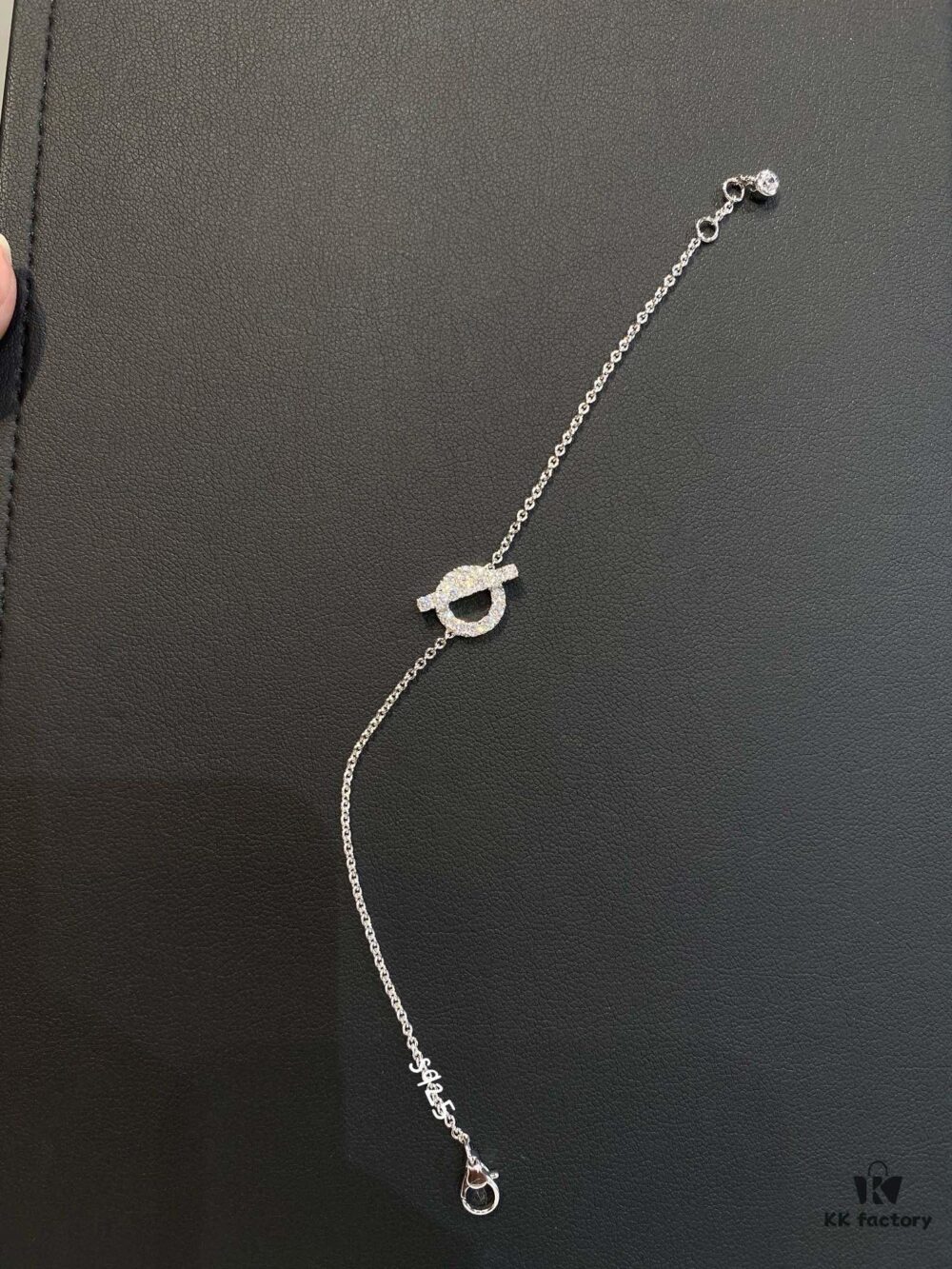 692fc91399f2d84055c89068 Hermes Finesse Series, Little Q, New Silver Color, Y-Shaped Necklace and Bracelet