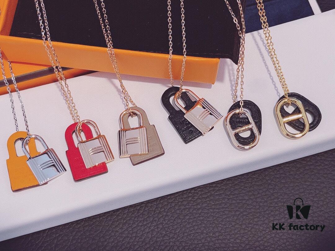 692fc91f99f2d84055c89080 Hermès Calfskin Necklace