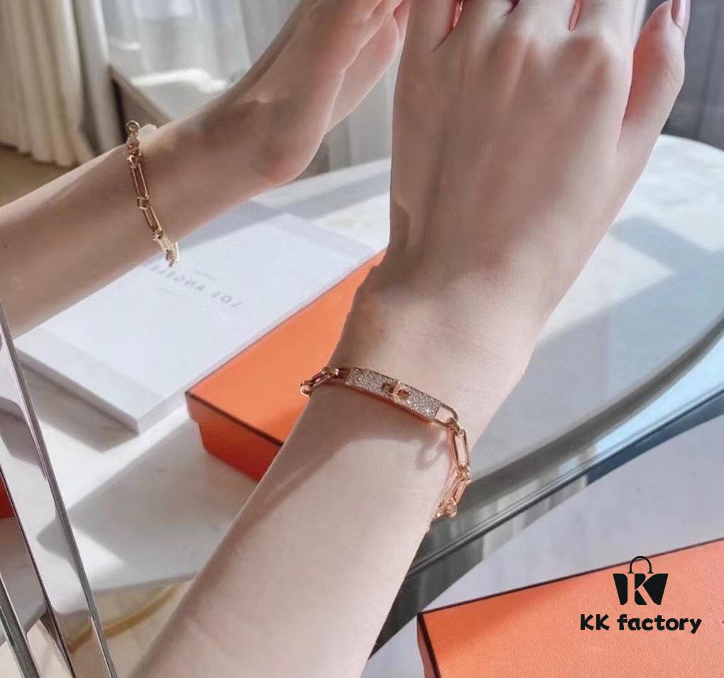 692fc92699f2d84055c8908d New Arrival Hermès Kelly Series Bracelet, Pure Silver with Thick Gold Plating, Standard 18K Rose Gold Tone, Lightweight and Elegant Design, Iconic Kelly Lock Closure, A Must-Have Accessory for Stylish Women
