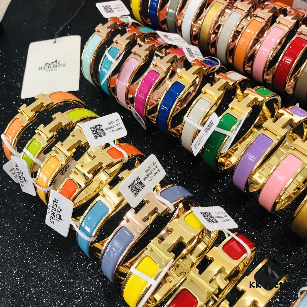 692fc92e99f2d84055c8909f Hermès High-Replica Enamel 'Clic H' Bracelet in Rose Gold – Complete Set with Stickers, Tags, and Receipts – Classic Couple's Design, Sizes 17 & 19