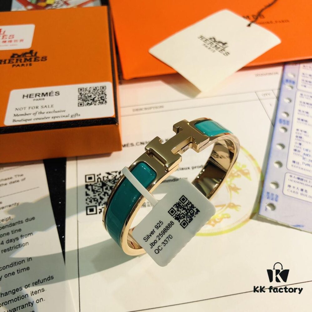 692fc93c99f2d84055c890c0 Hermès Enamel Clic H Bracelet - Rose Gold Replica, One-to-One Match with Sticker, Label, Receipt Included, Available in Size 17 and 19, Perfect for Couples