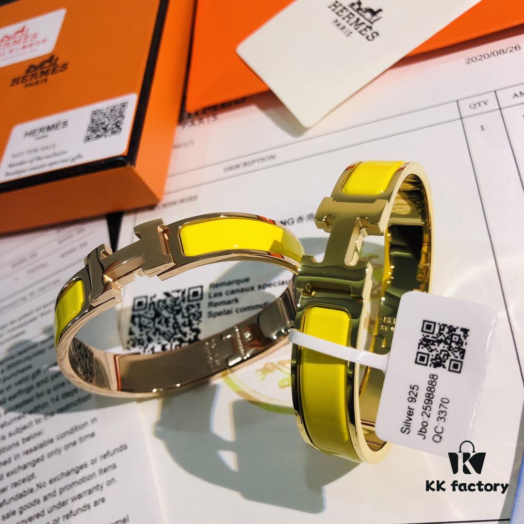 692fc93f99f2d84055c890c5 Hermès High-Replica Enamel 'Clic H' Bracelet in Rose Gold – Full Set with Stickers, Tags, and Receipts – Classic Couple's Design (Sizes 17 & 19)