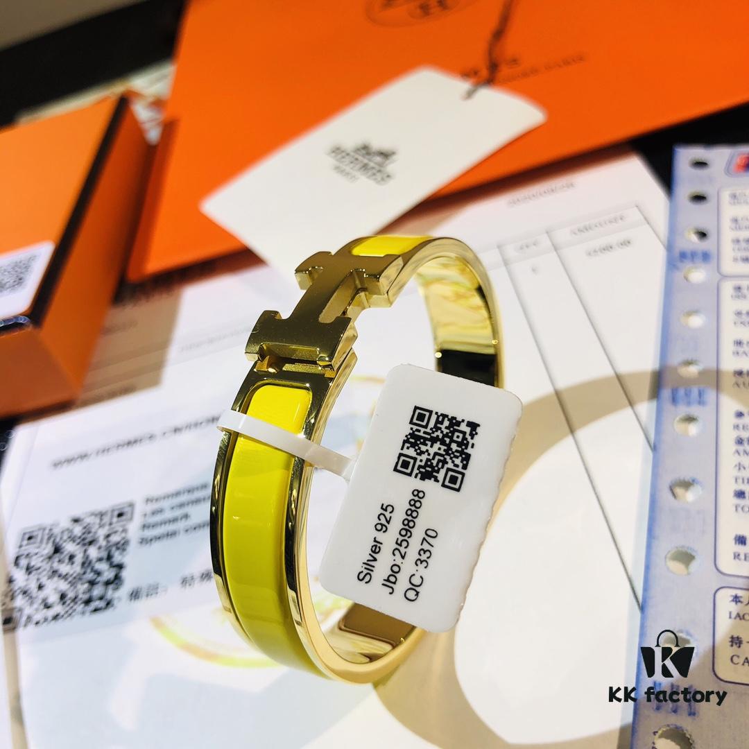692fc93f99f2d84055c890c6 Hermès High-Replica Enamel 'Clic H' Bracelet in Rose Gold – Full Set with Stickers, Tags, and Receipts – Classic Couple's Design (Sizes 17 & 19)