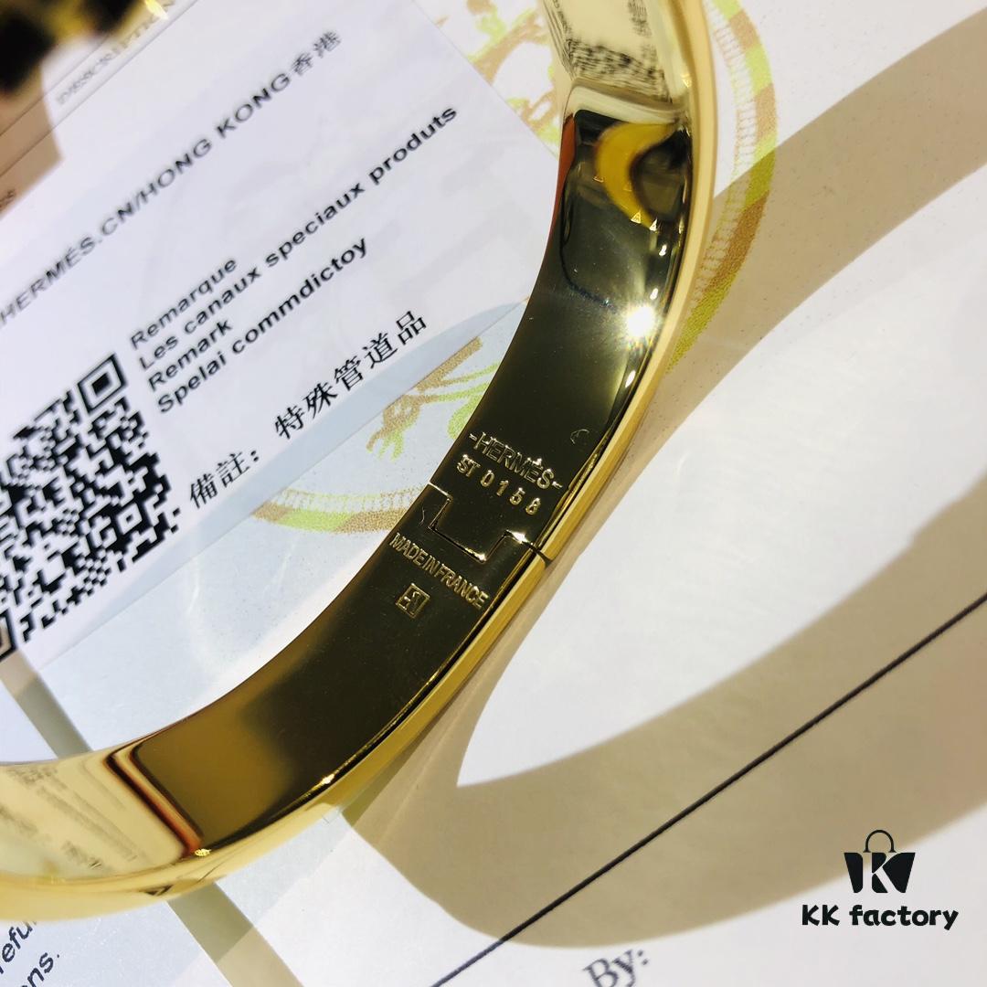 692fc94599f2d84055c890d1 Hermès High-Replica Enamel 'Clic H' Bracelet in Rose Gold – Full Set with Stickers, Tags, and Receipts – Classic Couple's Design (Sizes 17 & 19)